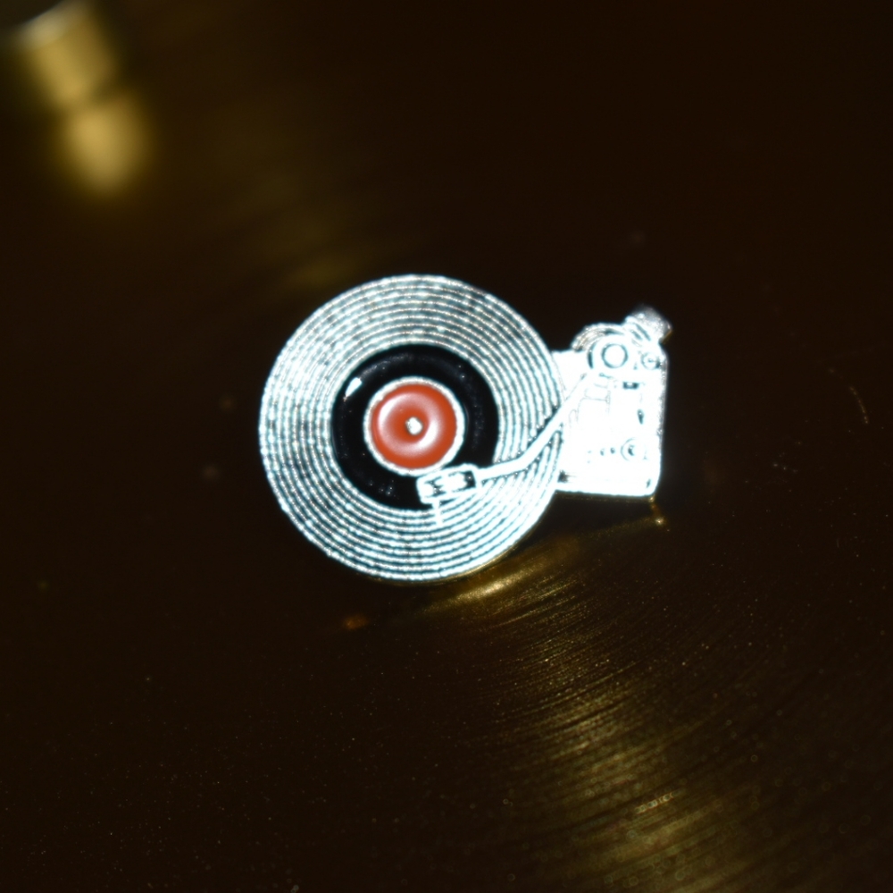 Vinyl Pin